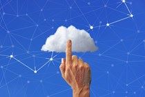 Unsichere Wirtschaftslage verschiebt Cloud-Prioritäten und treibt KI-Einsatz weiter an